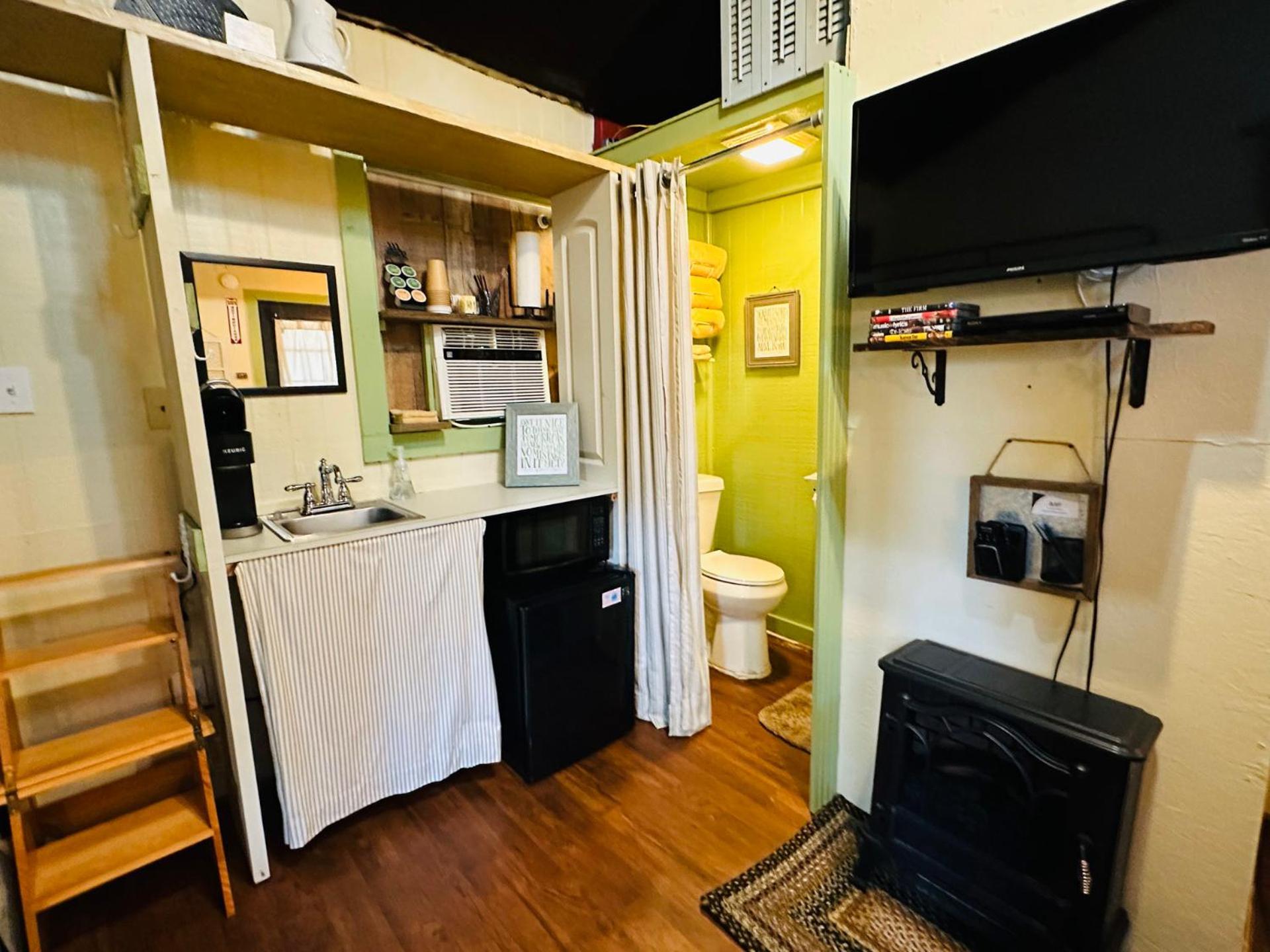 Acorn Hideaways Canton Unwind At Green Gables Suite For Up To 3 Exterior photo